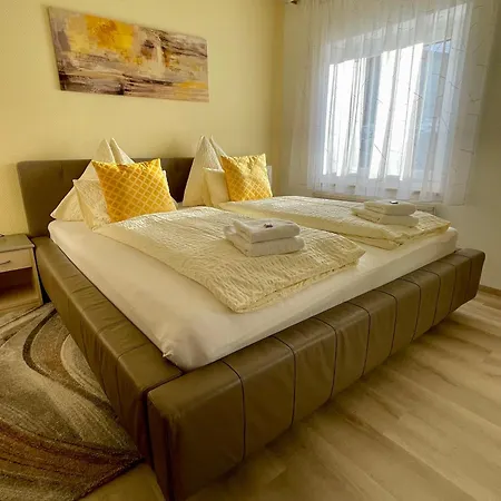 Karin Apartman *